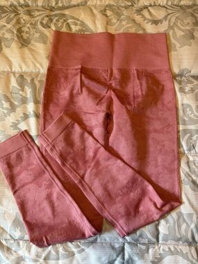 Gymshark Pink Camo High-Waisted Leggings – XS
